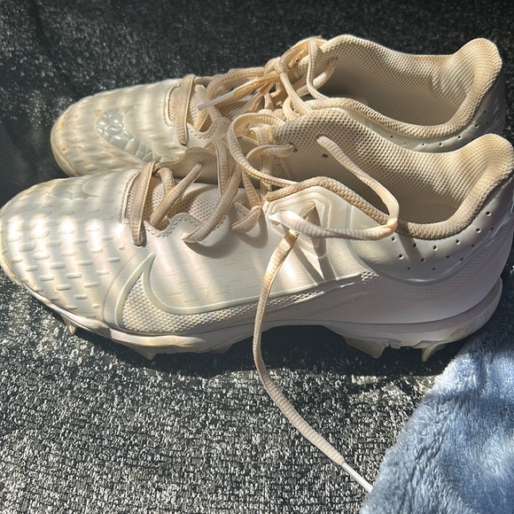 I am selling these Nike FASTFLEX cleats. - Picture 1 of 3